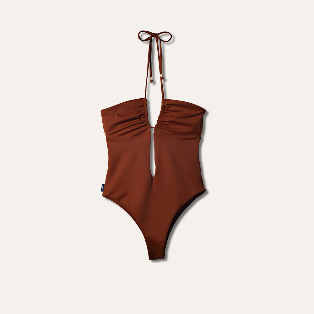 قطعة واحدة من خشب العرعر بفتحة عميقة