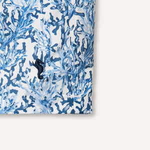 شورت سباحة باللون الأزرق المرجاني