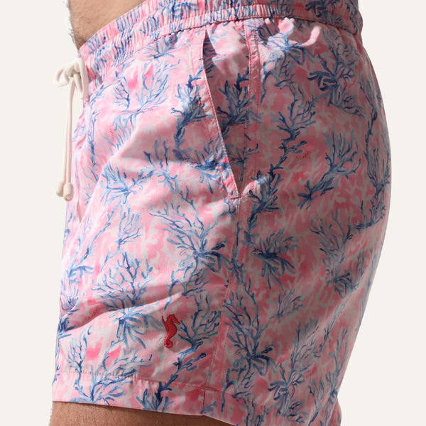 شورت سباحة باللون الوردي المرجاني