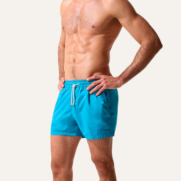 شورت سباحة باللون الأزرق المتوسطي