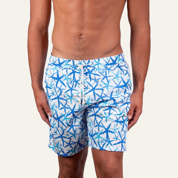 شورت سباحة طويل بطبعة نجمة البحر باللون الأبيض